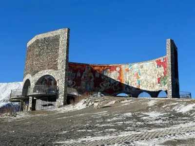 The Chronicles of Georgia monument